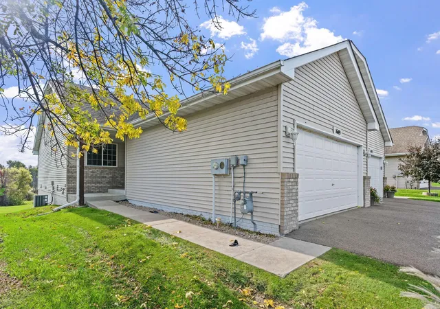 Photo 3 of Single family home for sale at 1649 Lakeridge Way, Waconia, MN 55387 | MLS# 7155097 | Listing updated on 2026-10-08