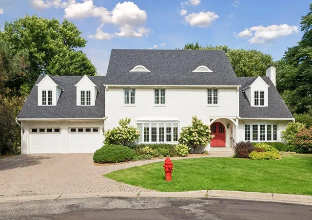 Photo 3 of Single family home for sale at 991 Caren Ct, Saint Paul, MN 55118 | MLS# 7155100 | Listing updated on 2026-10-07