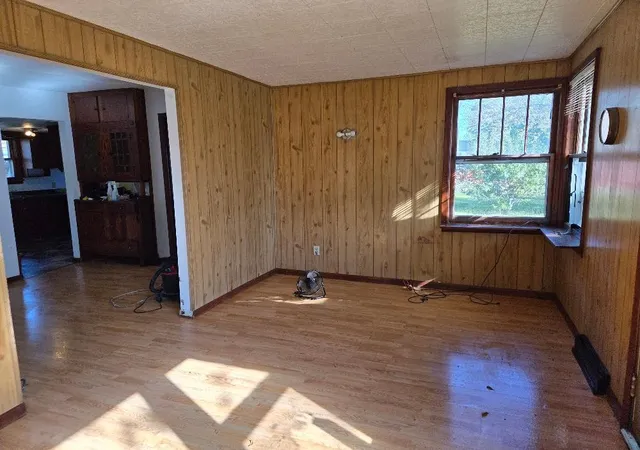 Photo 4 of Single family home for sale at 206 E Depue Ave, Olivia, MN 56277 | MLS# 7155103 | Listing updated on 2026-10-19