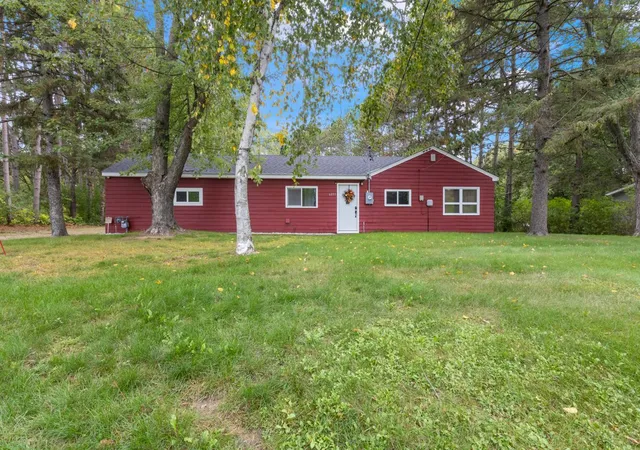 Photo 3 of Single family home for sale at 6055 Baldwin Lake Rd, Circle Pines, MN 55014 | MLS# 7155114 | Listing updated on 2026-10-07
