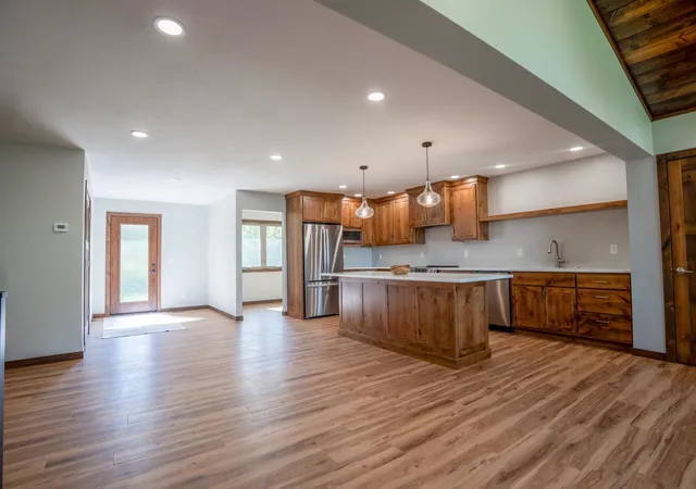 Photo 4 of Single family home for sale at 21000 Highway 9 NE, New London, MN 56273 | MLS# 7155120 | Listing updated on 2026-10-06