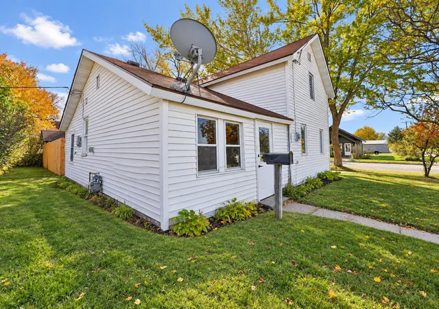 Photo 1 of Single family home for sale at 502 Wisconsin Ave SE, Staples, MN 56479 | MLS# 7155121 | Listing updated on 2026-10-10