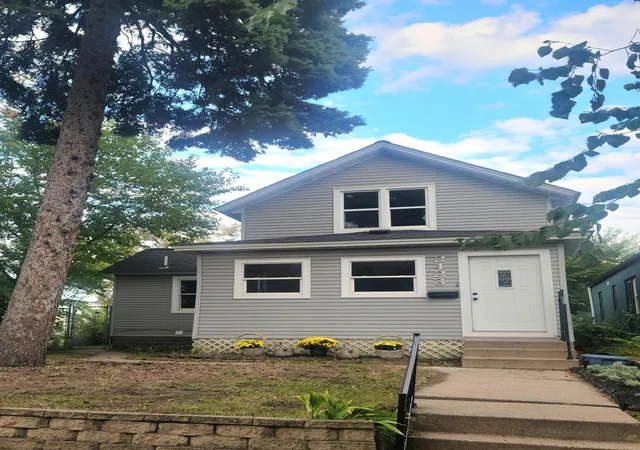 Photo 2 of Single family home for sale at 2423 Quincy St NE, Minneapolis, MN 55418 | MLS# 7155123 | Listing updated on 2026-10-07