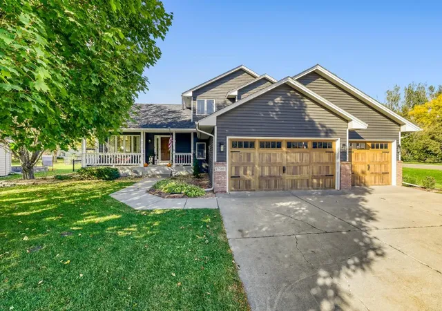 Photo 1 of Single family home for sale at 17500 82nd Avenue N, Maple Grove, MN 55311 | MLS# 7155131 | Listing updated on 2026-10-10