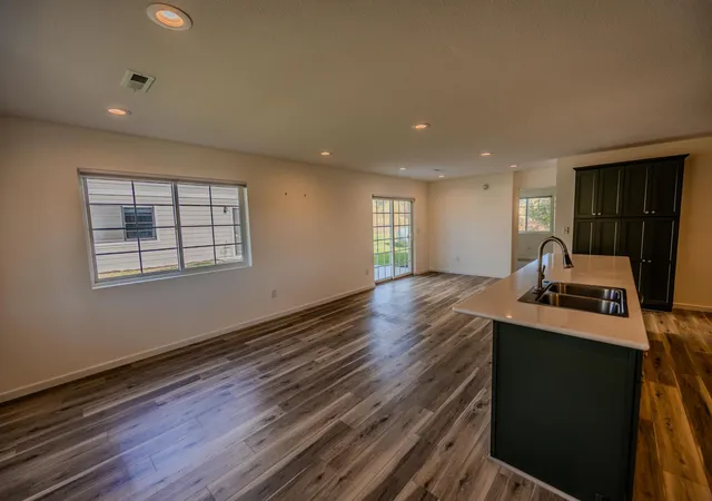 Photo 4 of Townhouse for sale at 6809 Hamilton Park NW #10, Bemidji, MN 56601 | MLS# 7155143 | Listing updated on 2026-10-07