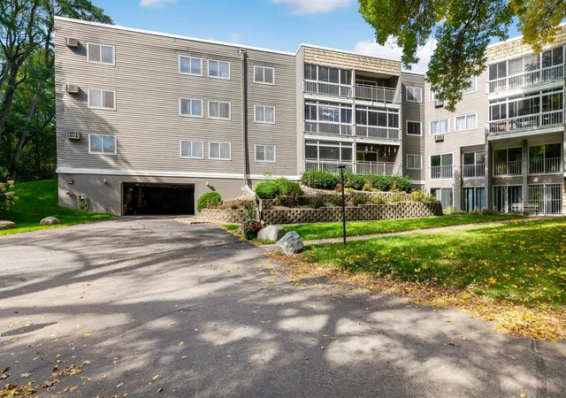 Photo 1 of Condo for sale at 135 Viking Dr E #117, Saint Paul, MN 55117 | MLS# 7155144 | Listing updated on 2026-10-07