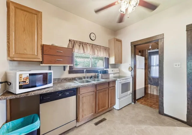 Photo 4 of Single family home for sale at 218 Cedar St S, Grey Eagle, MN 56336 | MLS# 7155157 | Listing updated on 2026-10-06