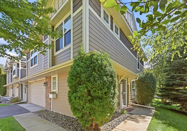 Photo 2 of Single family home for sale at 2169 Cedar Grv Trl, Saint Paul, MN 55122 | MLS# 7155161 | Listing updated on 2026-10-23