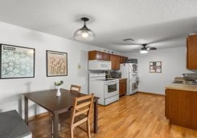 Photo 4 of Condo for sale at 4 Pine Tree Dr #212, Saint Paul, MN 55112 | MLS# 7155162 | Listing updated on 2026-10-06