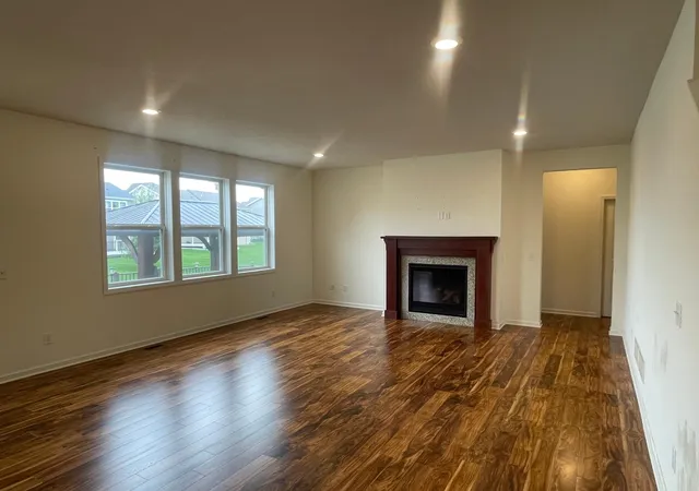 Photo 3 of Single family home for sale at 18121 Goldfinch Way, Lakeville, MN 55044 | MLS# 7155182 | Listing updated on 2026-10-08