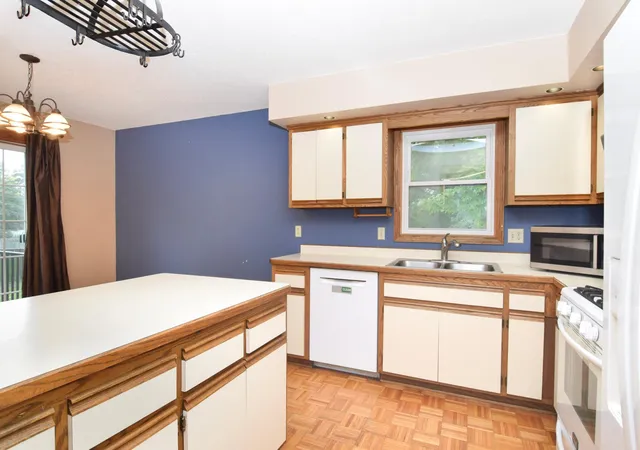 Photo 3 of Single family home for sale at 5466 Otter View Ct, White Bear Lake, MN 55110 | MLS# 7155188 | Listing updated on 2026-10-05
