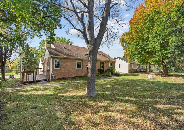 Photo 3 of Single family home for sale at 8142 Victoria Dr, Victoria, MN 55386 | MLS# 7155193 | Listing updated on 2026-10-21