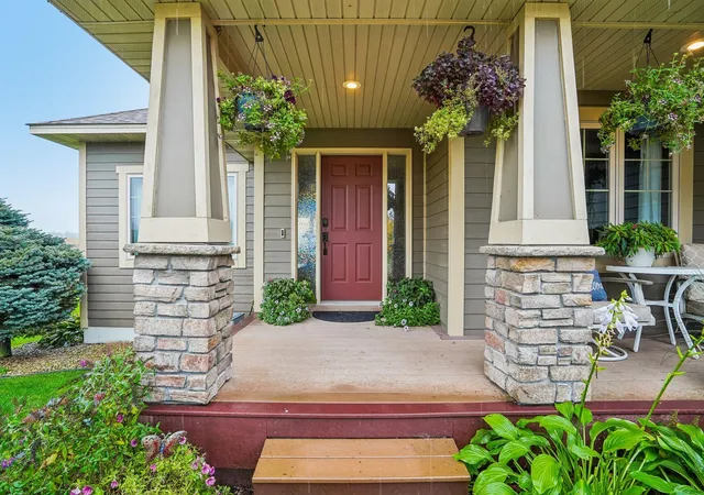 Photo 1 of Single family home for sale at 900 Heritage Trl NE, New Prague, MN 56071 | MLS# 7155199 | Listing updated on 2026-10-22