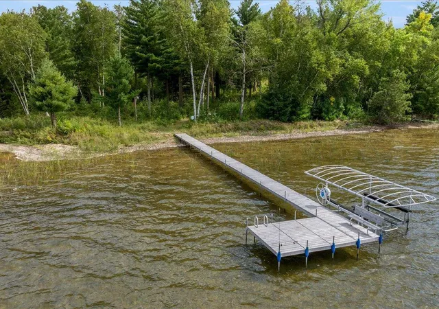 Photo 4 of Single family home for sale at 9800 Trails End Rd, Pequot Lakes, MN 56472 | MLS# 7155201 | Listing updated on 2026-10-09