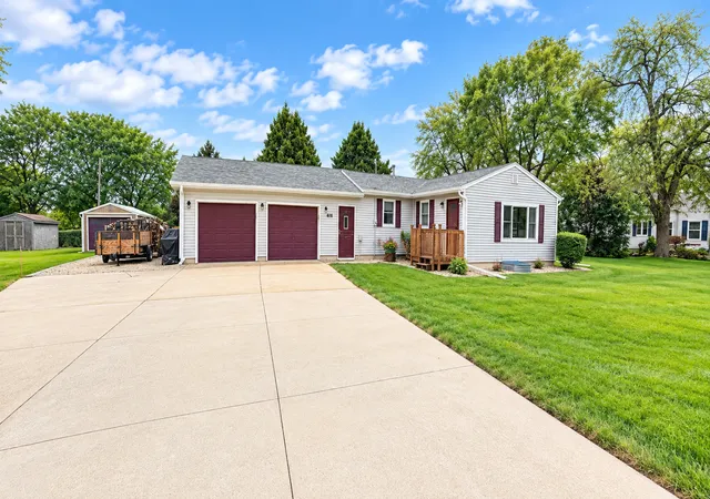Photo 1 of Single family home for sale at 480 Hazeltine Pl Ne, Owatonna, MN 55060 | MLS# 7155226 | Listing updated on 2026-10-14