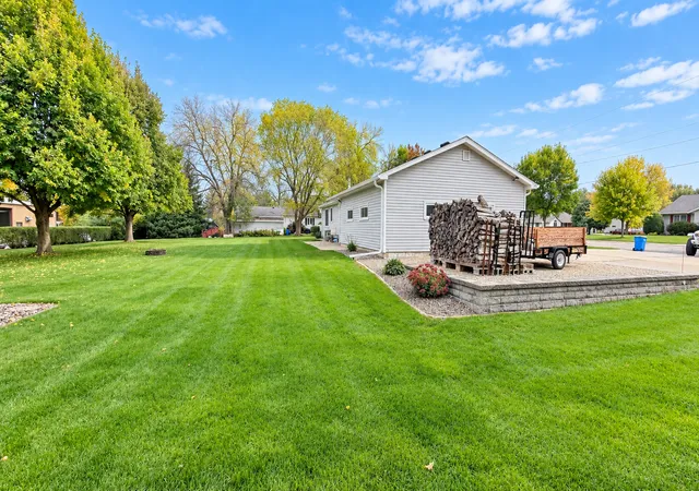 Photo 3 of Single family home for sale at 480 Hazeltine Pl Ne, Owatonna, MN 55060 | MLS# 7155226 | Listing updated on 2026-10-14