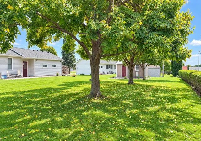Photo 3 of Single family home for sale at 480 Hazeltine Pl NE, Owatonna, MN 55060 | MLS# 7155226 | Listing updated on 2026-10-14