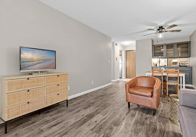 Listing Photo 5 - Condo for sale in building located at 8013 Xerxes Ave S, Bloomington, MN 55431 - Unit #B103
