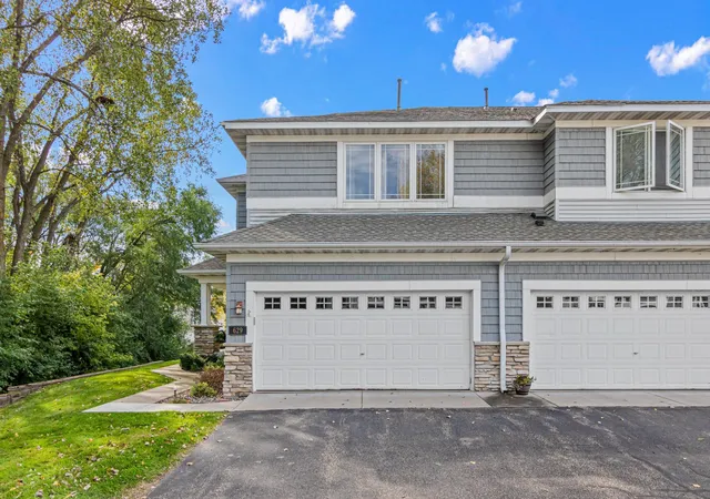 Photo 1 of Single family home for sale at 629 Sutherland Dr, Saint Paul, MN 55129 | MLS# 7155234 | Listing updated on 2026-10-08
