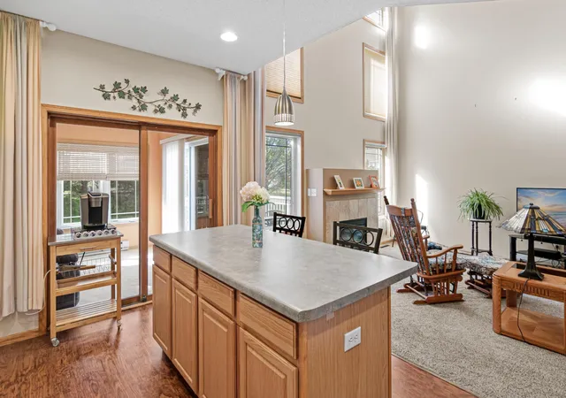 Photo 4 of Single family home for sale at 629 Sutherland Dr, Saint Paul, MN 55129 | MLS# 7155234 | Listing updated on 2026-10-08