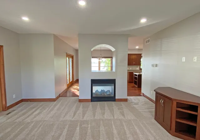 Photo 4 of Single family home for sale at 11405 W Laketowne Dr, Albertville, MN 55301 | MLS# 7155237 | Listing updated on 2026-10-07