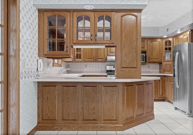 Photo 3 of Single family home for sale at 525 S 14th Street, La Crescent, MN 55947 | MLS# 7155252 | Listing updated on 2026-10-07