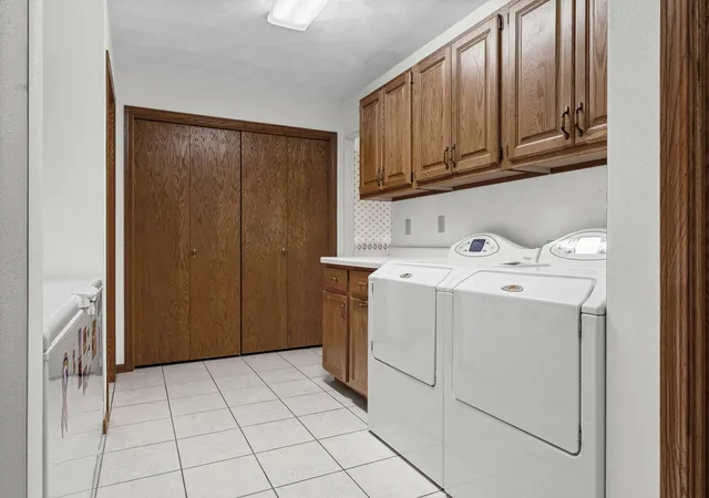 Photo 3 of Single family home for sale at 525 S 14th Street, La Crescent, MN 55947 | MLS# 7155252 | Listing updated on 2026-10-07