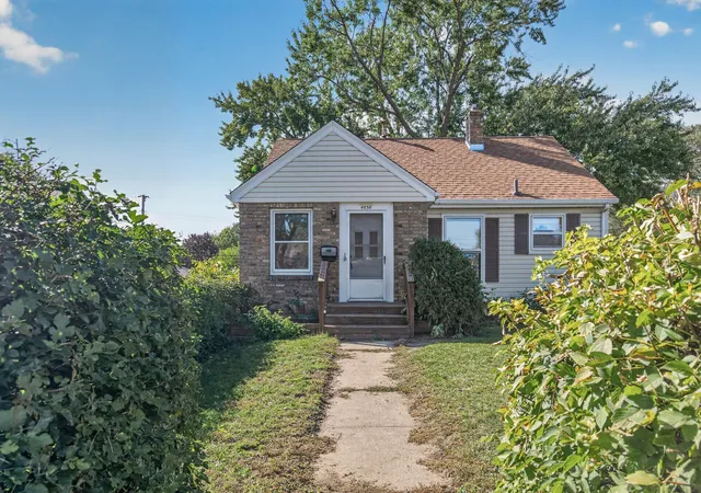 Photo 1 of Single family home for sale at 4858 6th Street NE, Minneapolis, MN 55421 | MLS# 7155278 | Listing updated on 2026-10-08