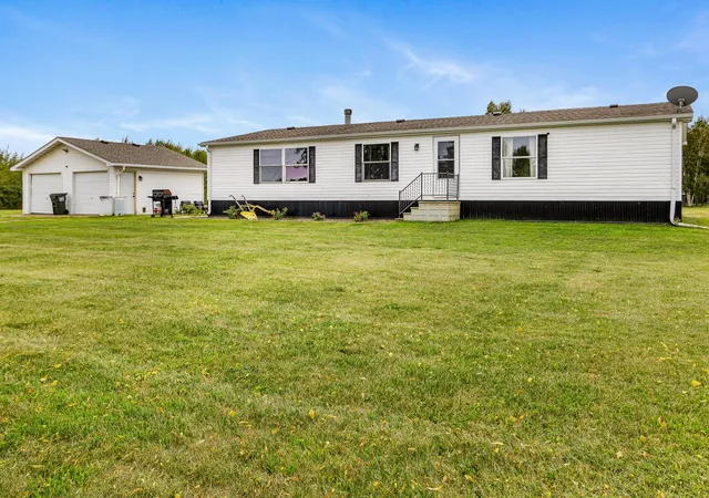 Photo 1 of Single family home for sale at 26200 Pelkey Crk Rd, Hinckley, MN 55037 | MLS# 7155302 | Listing updated on 2026-10-07