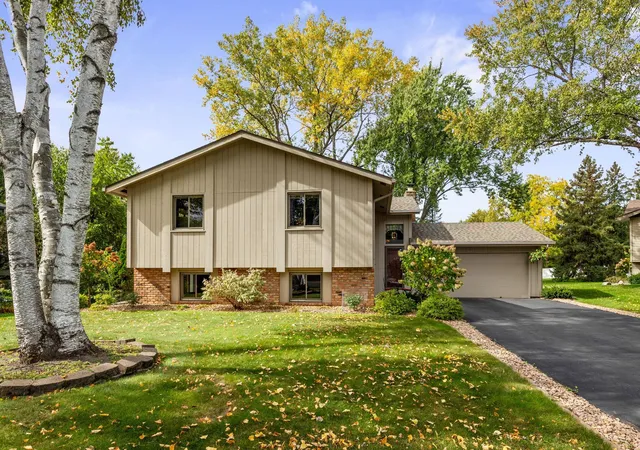 Photo 1 of Single family home for sale at 6805 Evergreen Ln N, Maple Grove, MN 55369 | MLS# 7155318 | Listing updated on 2026-10-09