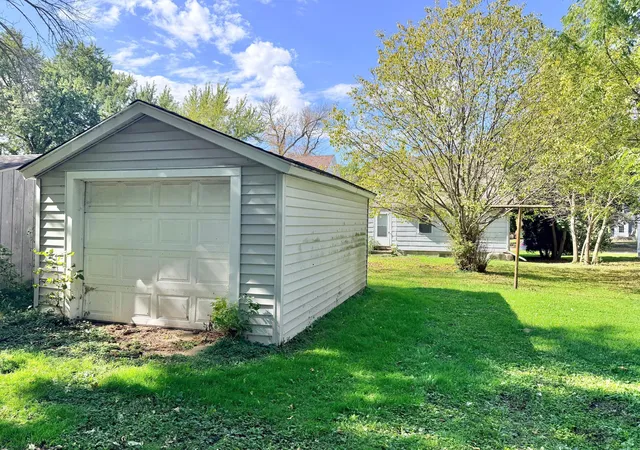 Photo 4 of Single family home for sale at 112 N 2nd Avenue, Albert Lea, MN 56007 | MLS# 7155319 | Listing updated on 2026-10-06