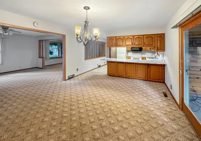 Photo 4 of Single family home for sale at 3007 Spruce Ave, Slayton, MN 56172 | MLS# 7155337 | Listing updated on 2026-10-15
