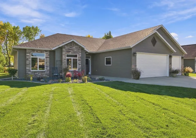 Photo 1 of Single family home for sale at 3823 43rd Avenue S, Moorhead, MN 56560 | MLS# 7155344 | Listing updated on 2026-10-09