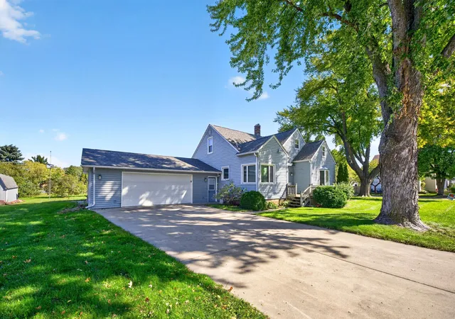 Single family home for sale at 322 W Center St, Lake City, MN 55041 | MLS# 7155350