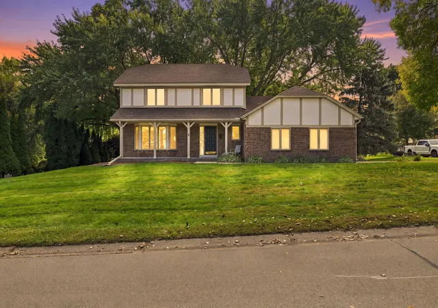 Photo 1 of Single family home for sale at 18731 Maple Leaf Dr, Eden Prairie, MN 55346 | MLS# 7155352 | Listing updated on 2026-10-22