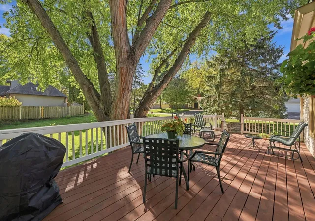 Photo 30 of Single family home for sale at 18731 Maple Leaf Dr, Eden Prairie, MN 55346 | MLS# 7155352 | Listing updated on 2026-10-22