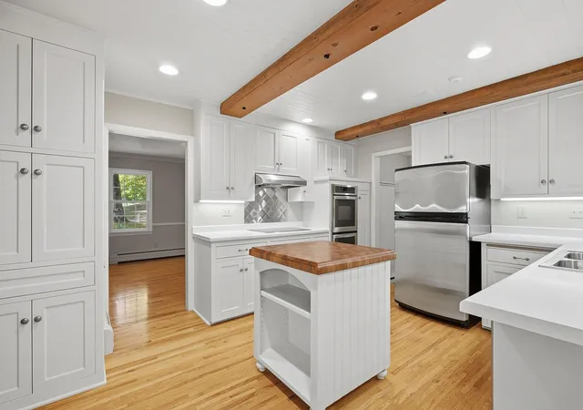 Photo 4 of Single family home for sale at 1330 Urbandale Ln N, Minneapolis, MN 55447 | MLS# 7155360 | Listing updated on 2026-10-09