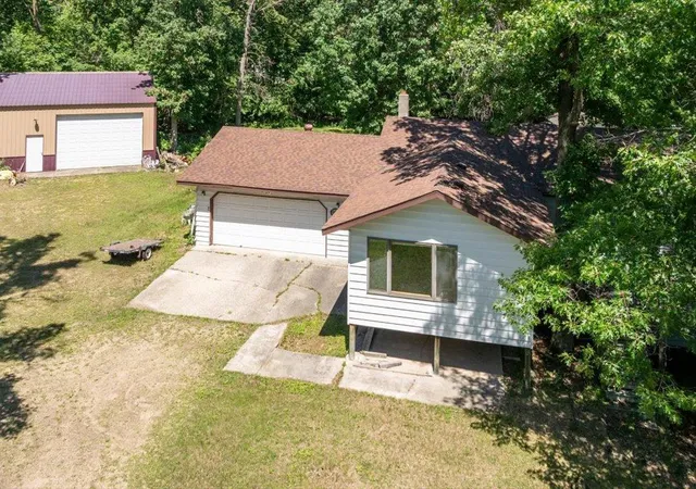 Photo 3 of Single family home for sale at 40142 Pandora Dr, Browerville, MN 56438 | MLS# 7155362 | Listing updated on 2026-10-07
