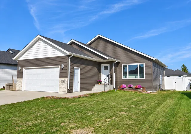 Photo 2 of Single family home for sale at 2587 72nd Avenue S, Fargo, ND 58104 | MLS# 7155366 | Listing updated on 2026-10-08