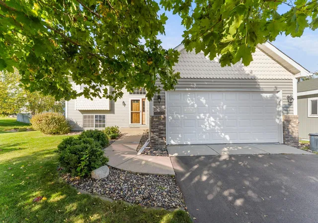 Photo 2 of Single family home for sale at 3335 Aaron Dr, Elko New Market, MN 55054 | MLS# 7155373 | Listing updated on 2026-10-20