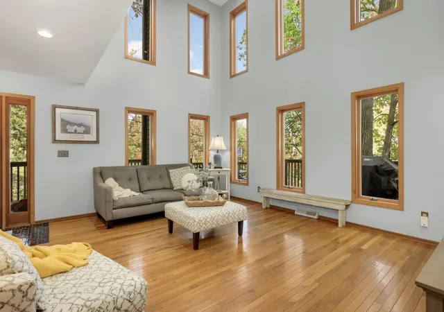 Photo 3 of Single family home for sale at 10294 Oak Shore Dr, Lakeville, MN 55044 | MLS# 7155374 | Listing updated on 2026-10-22