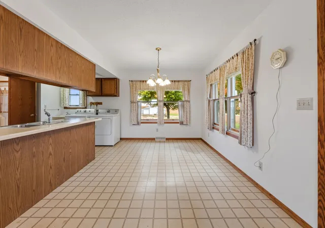 Photo 4 of Single family home for sale at 11619 Plitzuweit Rd, Caledonia, MN 55921 | MLS# 7155381 | Listing updated on 2026-10-06