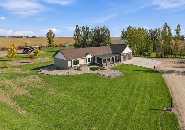 Photo 4 of Single family home for sale at 16405 18th Street SE, Gardner, ND 58036 | MLS# 7155387 | Listing updated on 2026-10-19