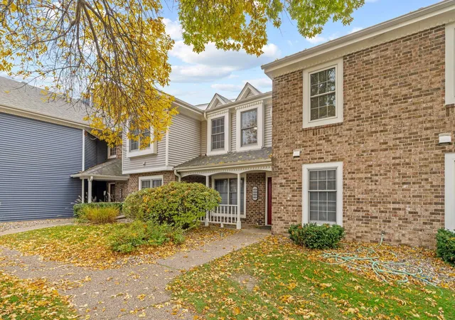 Photo 2 of Condo for sale at 10932 Quebec Ave S, Minneapolis, MN 55438 | MLS# 7155402 | Listing updated on 2026-10-15