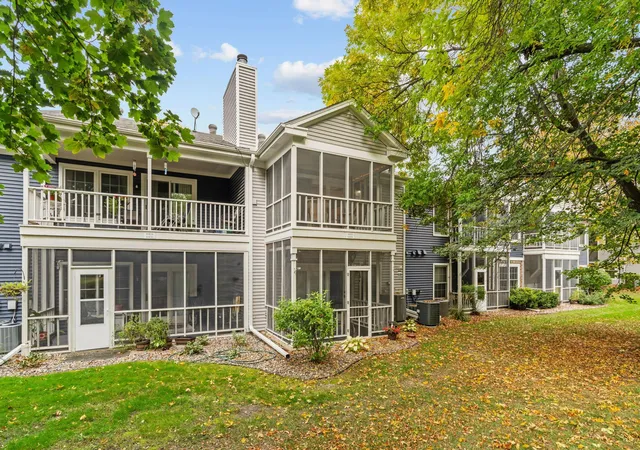 Listing Photo 5 - Condo for sale in building located at 10932 Quebec Ave S, Minneapolis, MN 55438