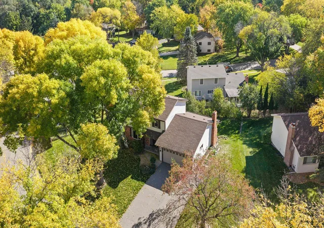 Photo 3 of Single family home for sale at 12575 Fescue Ct, Eden Prairie, MN 55347 | MLS# 7155404 | Listing updated on 2026-10-09