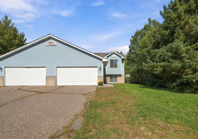 Photo 3 of Townhouse for sale at 6696 381st Street, North Branch, MN 55056 | MLS# 7155422 | Listing updated on 2026-10-09