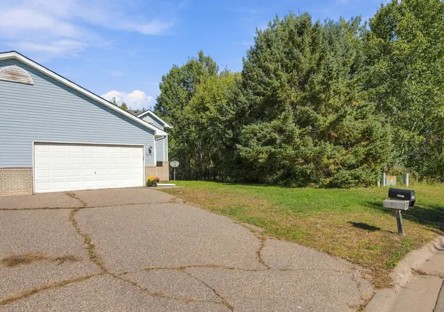 Photo 4 of Townhouse for sale at 6696 381st Street, North Branch, MN 55056 | MLS# 7155422 | Listing updated on 2026-10-09