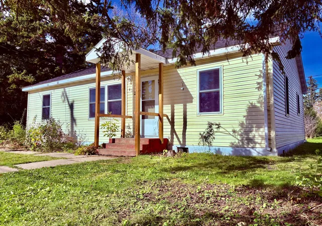 Single family home for sale at 412 2nd Street NW, Baudette, MN 56623 | MLS# 7155428