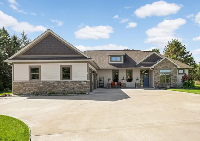 Photo 2 of Single family home for sale at 15850 116th Circle N, Stillwater Twp, MN 55082 | MLS# 7155435 | Listing updated on 2026-10-10